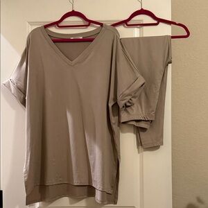 Zenana Outfitters Tan Leggings Set